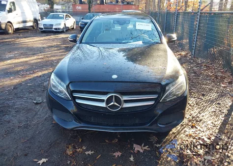 2015 Mercedes-Benz C 300 4Matic из США, поврежденный, VIN 55SWF4KB2FU025909